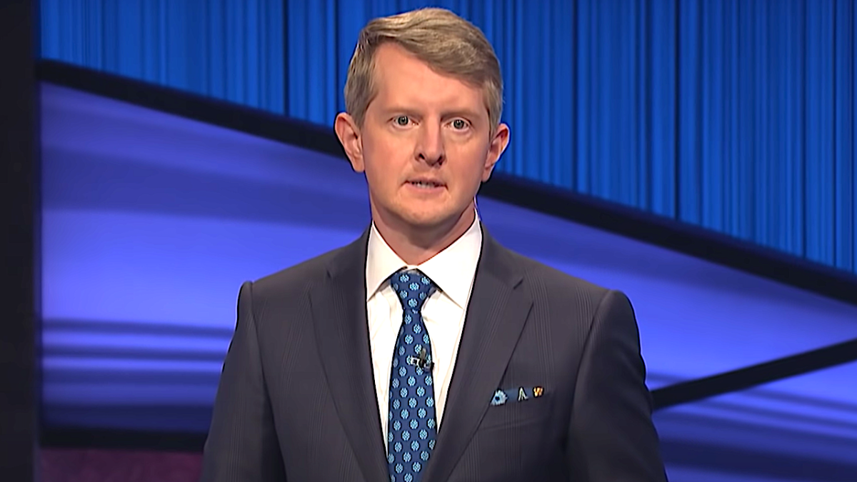 After Ken Jennings Clears Air Over Controversial Jeopardy Answer, Fans Are Calling The Show Out For An Inaccurate...