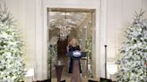 Jill Biden engalana la Casa Blanca con más de 70 abetos y 83.000 luces