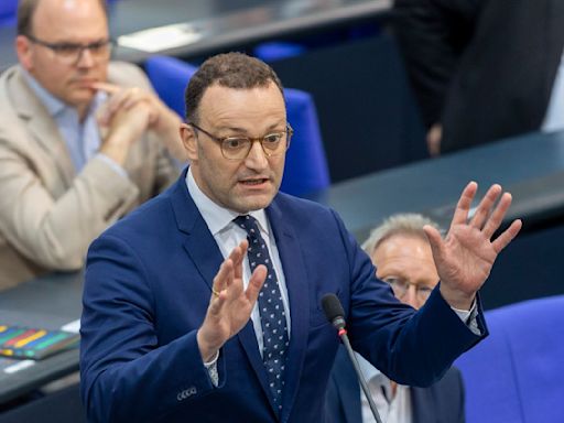 Kontroverse im Bundestag um teure Maskenkäufe