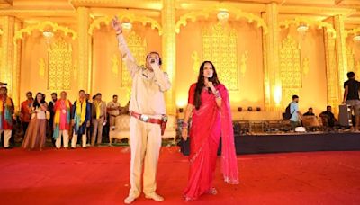 &TV’s Happu Ki Ultan Paltan Actors Yogesh Tripathi and Geetanjali Mishra Join the Grand Ram Baraat in Agra, UP