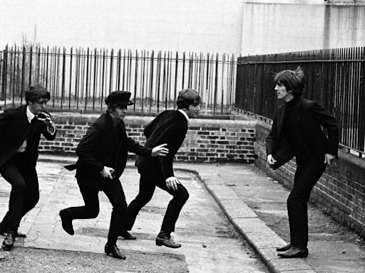 Cuando Los Beatles llegaron al cine: el acorde más misterioso de la historia y el error de Ringo que se volvió un éxito