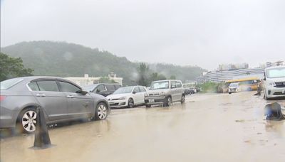 康城露天停車場水浸逾百車 區議員指情況罕見