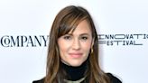 Jennifer Garner’s Pumpkin Cleaning Hack Will Have You Carving Jack-o’-Lanterns (And Roasting Pumpkin Seeds) In No Time