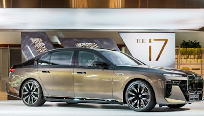 集科技豪華性能於一身 BMW最狂純電旗艦房車亮相
