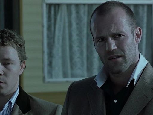 La película de hoy en TV en abierto y gratis: Jason Statham, Brad Pitt y Benicio del Toro en una obra maestra que marcó este siglo en el género de acción