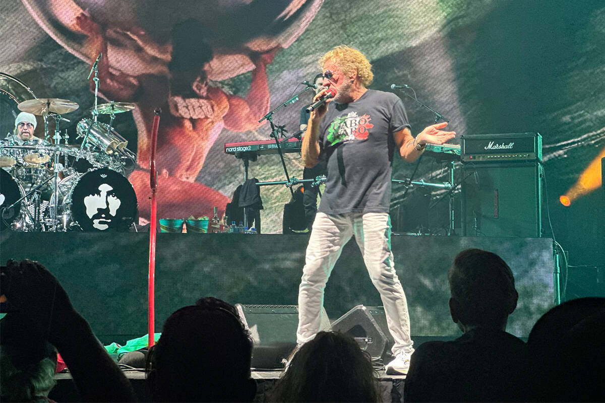 High-volume Vegas: Wallen walks with Tyson, Brady; Hagar walks with Van Halen