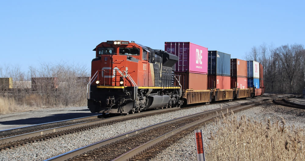 Canadian National reports first-quarter earnings decline - Trains