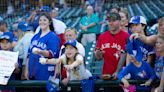 Mariners players criticize team for selling Blue Jays gear in stadium store