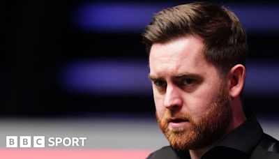 World Championship: Jak Jones takes control of semi-final against Stuart Bingham