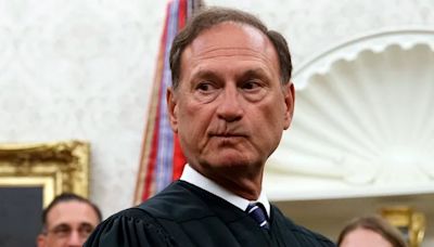 I was once a law clerk for Justice Alito. He must recuse himself from hearing cases involving Trump. | Opinion