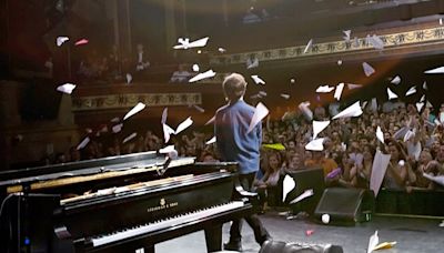 Ben Folds to Reprise His “Paper Airplane Request Tour” on Massive 2024 Tour [Updated]