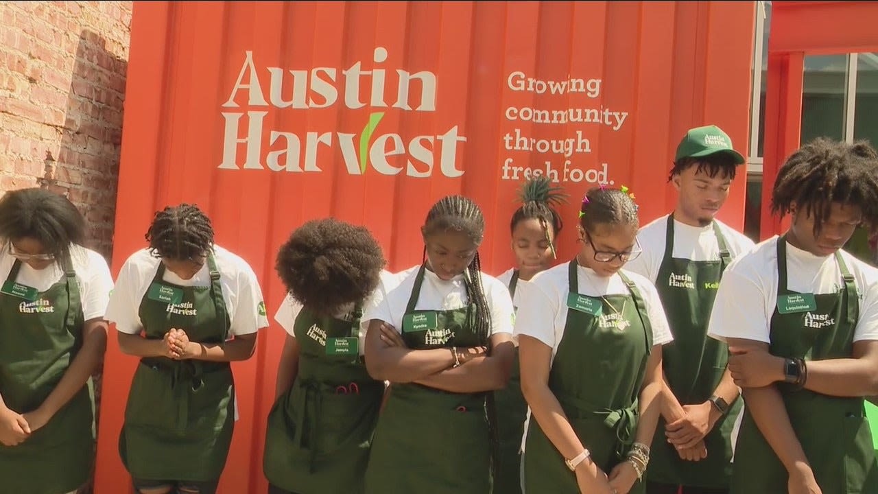 'Austin Harvest' opens permanent market on Chicago's West Side