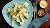 "¡Es asombroso!": espárragos con pistacho, anchoas con regaliz y otras parejas perfectas de la cocina