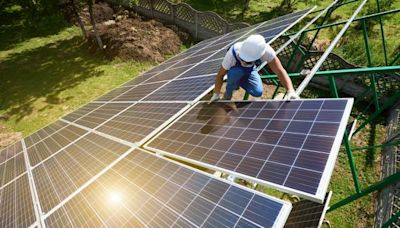 First Solar (FSLR) Rises 33% Year to Date: Should You Buy Now?