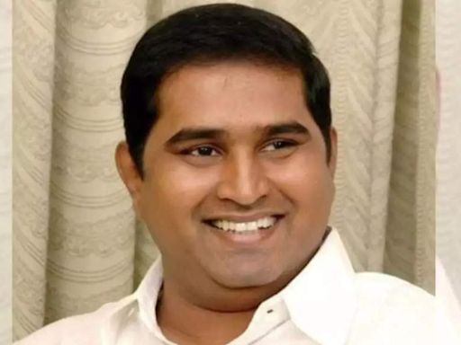 Dalit leader Armstrong attacked by assailants in Chennai | Chennai News - Times of India