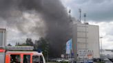 Löscharbeiten bei Großbrand in Berlin dauern an