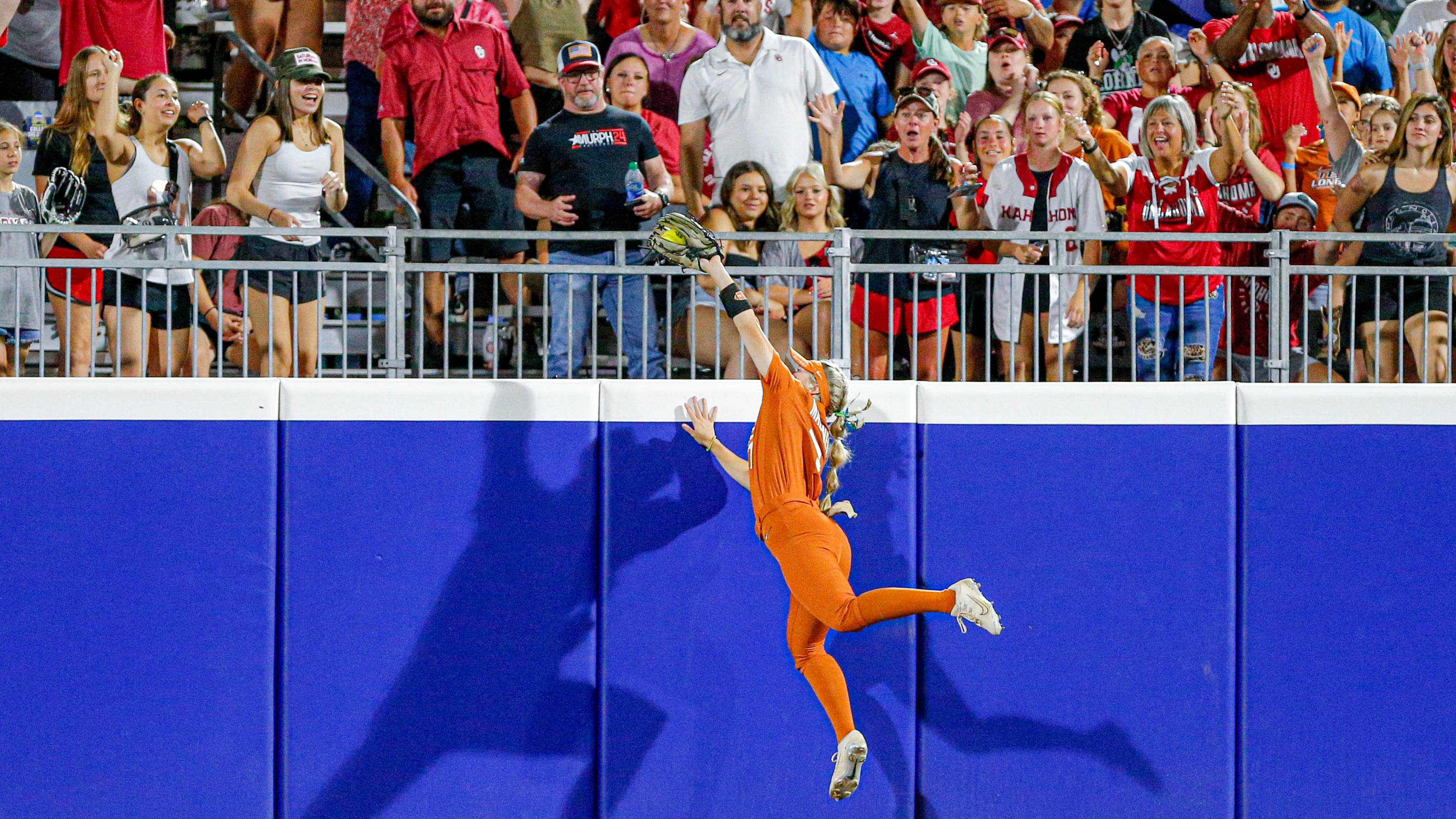 Replay: Oklahoma beats Texas softball, claims fourth straight WCWS national championship