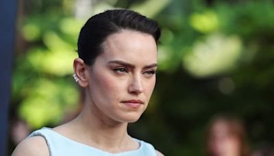La actriz Daisy Ridley dice que su regreso a 'Star Wars' es "emocionante y estresante"
