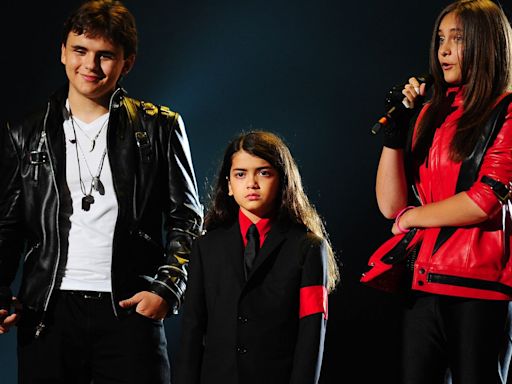 Prince, Paris y Blanket, los 3 hijos de Michael Jackson, posan juntos por primera vez en años