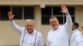 Los presidentes López Obrador y Arévalo reunidos en la frontera común