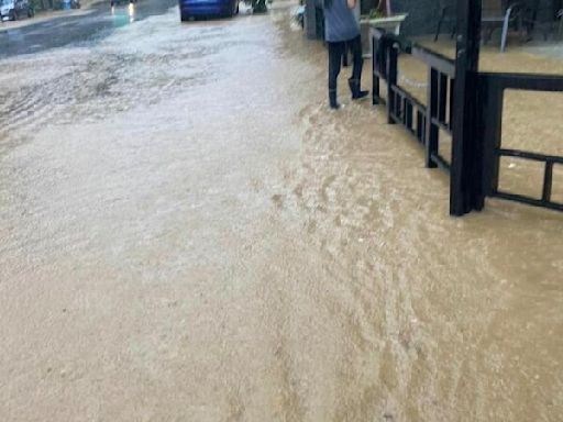 雷雨彈狂炸！雙北7區列一級淹水警戒 信義區已淹成河道