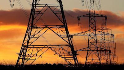 Power cut leaves more than 970 Cambs properties without electricity