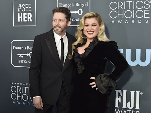 Kelly Clarkson & Ex-Husband Brandon Blackstock Settle Management Fees Lawsuit: Report