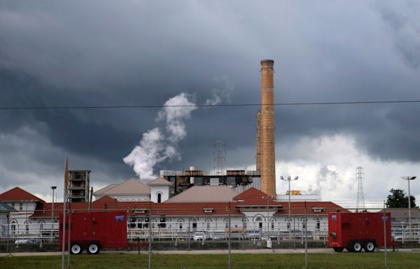 Water woes linger in New Orleans after wayward balloon causes power glitch, pressure drop