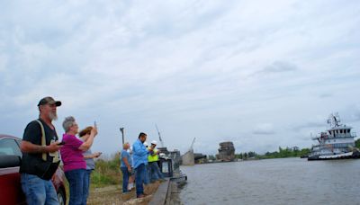 Historic retired World War II Navy ship arrives in Houma for overhaul