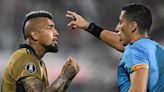 Colo Colo planea apelar tarjeta roja a Arturo Vidal contra Alianza Lima: “Le da en la mano, pero él estaba mirando a otro lado”