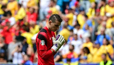 "Me disculpé ante mi equipo", dice Lunin tras sus errores ante Rumanía