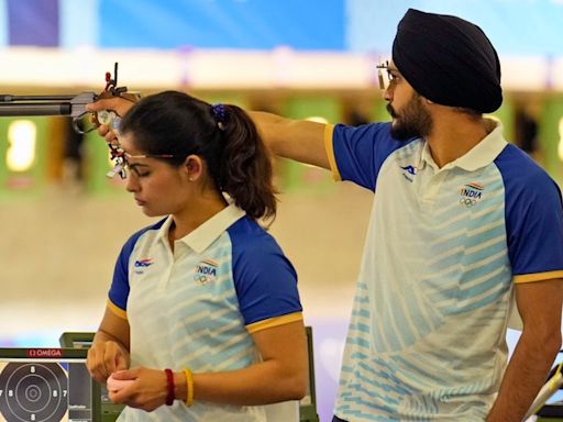 Manu Bhaker And Sarabjot Singh LIVE 10m Air Pistol Mixed Team Bronze Medal Match: Indian Duo Aiming For Glory