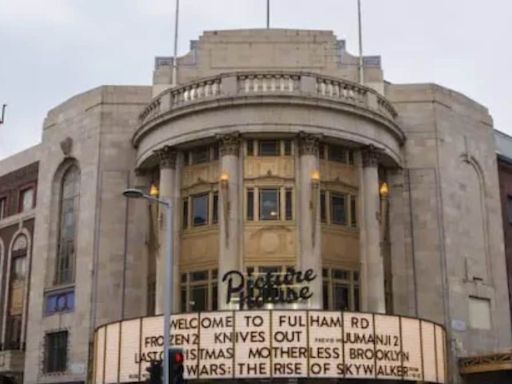 Hugh Grant Is Upset Over The Closure Of 94-Year-Old Theatre: 'Strangely Unbearable' - News18