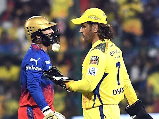 MS Dhoni's 'retirement drama' called out by fans after Dinesh Karthik quietly ends IPL career amid RCB's crushing loss