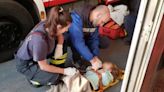 Lomas de Zamora: bomberos voluntarios le salvaron la vida a una niña que no podía respirar