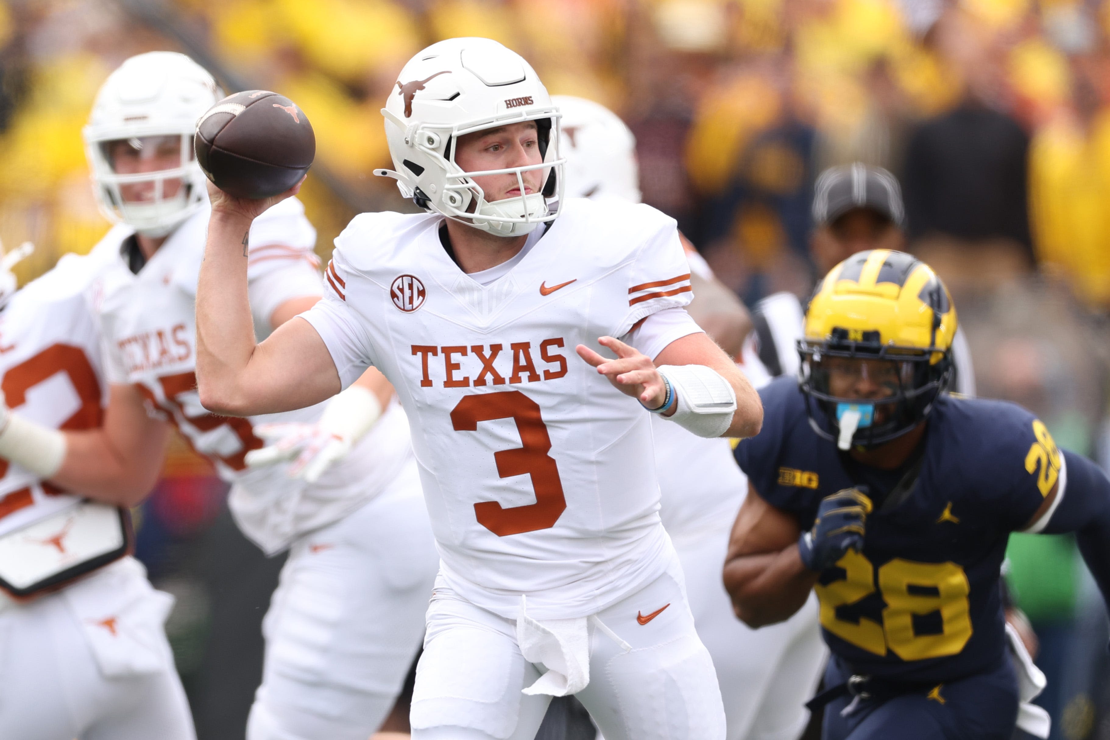 Texas vs Michigan highlights: No. 3 Longhorns crush No. 9 Wolverines, score, analysis