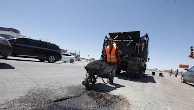 Atiende Obras Públicas distintas áreas de la ciudad con programa de Bacheo