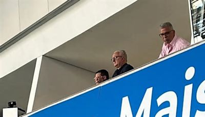 Dorival Júnior acompanha Palmeiras x Flamengo em tribuna do Allianz Parque