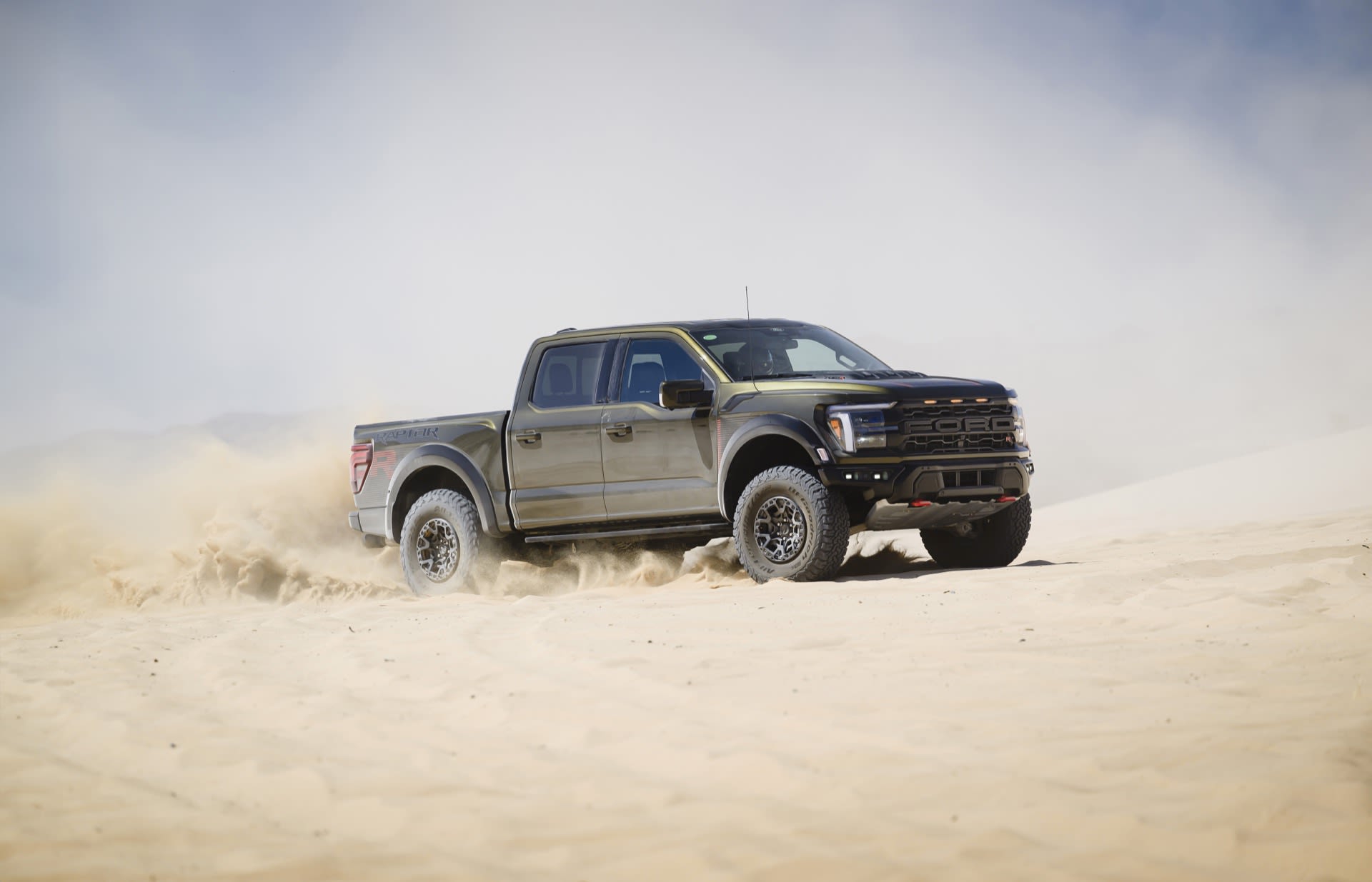 Review: 2024 Ford F-150 Raptor R rips and runs