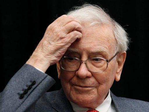 Warren Buffett is hoarding $200 billion as he may see 'storm clouds' ahead, says top economist Steve Hanke