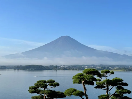 登富士山死亡港人證實為工貿署公務員｜盛事基金副主席拒回應武林盛舞嘉年華捲利益衝突事件｜中海油集團 4 前高層被查｜Stephy 被爆出 Pool 孖台灣男友行街｜7 月 10 日・Yahoo 早報