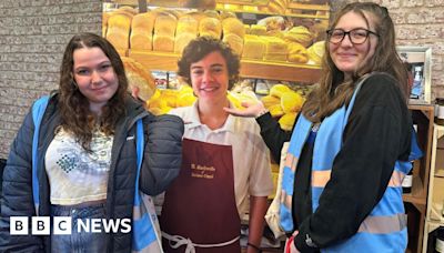 Harry Styles: Lovestruck fans flock to Holmes Chapel tours