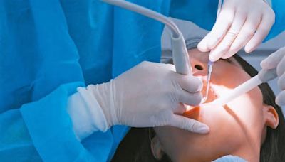 牙齒不整齊只是不好看而已？齒列紊亂容易造成清潔死角！牙醫說明常見3種牙齒矯正怎麼選