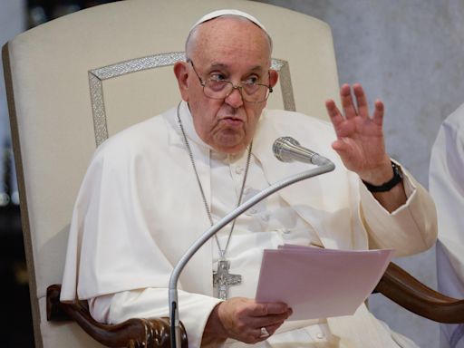 El papa pide intercesión de la Virgen para la paz en la basílica de Santa María la Mayor