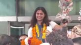 Double Olympic Medalist Manu Bhaker Receives Grand Welcome on Homecoming: WATCH - News18