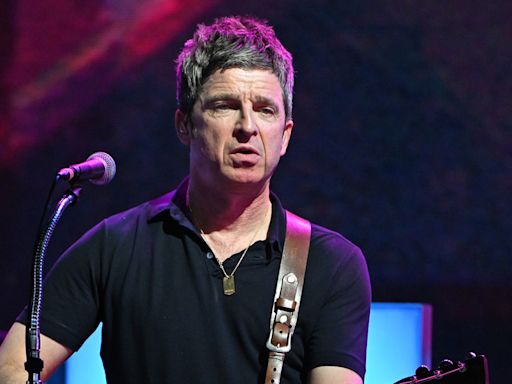 Noel Gallagher to undergo knee replacement to help arthritis