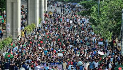 Bangladesh police fire tear gas, rubber bullets at student protesters