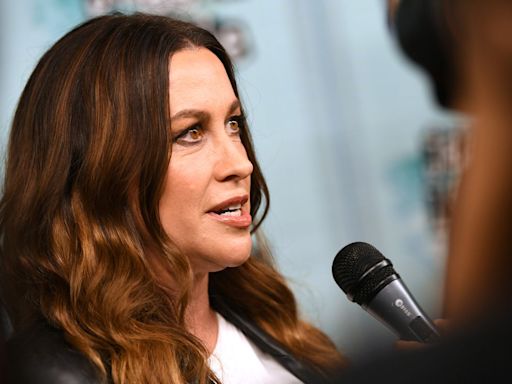 About the Claim Alanis Morissette Said the 'Music Industry Is Run by Elite Pedophiles'