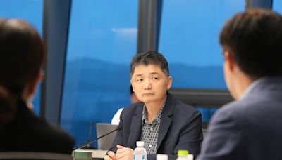 Kakao founder issued arrest warrant by Seoul court
