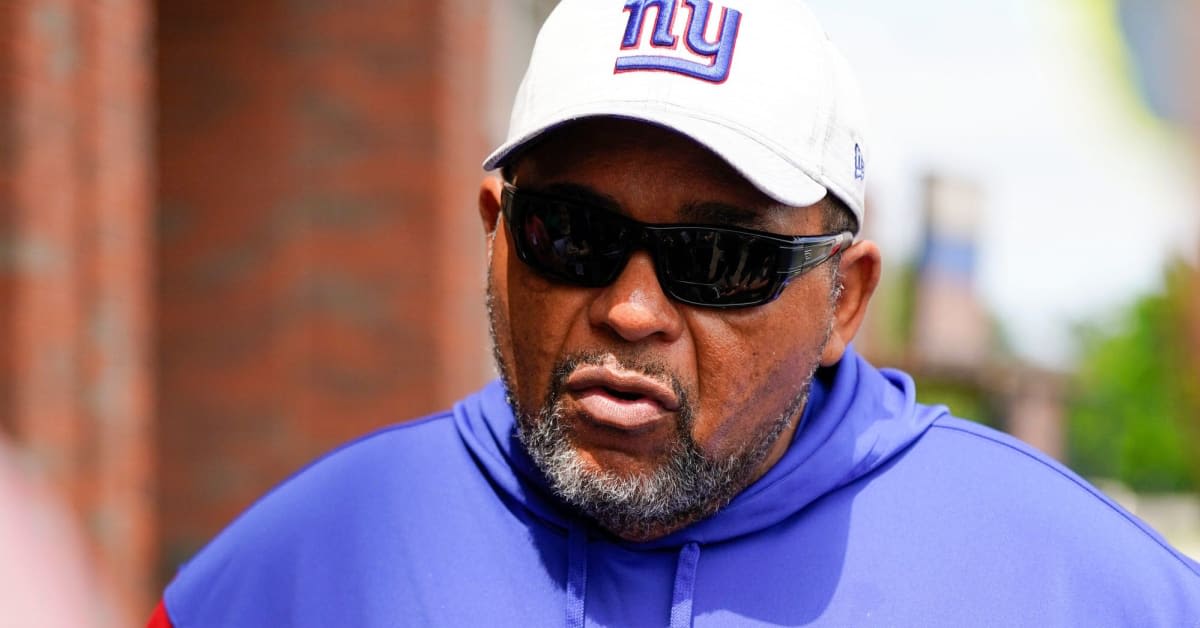 Giants Coach Adding Responsibilities in Search of 'Cohesive' Pass Rush